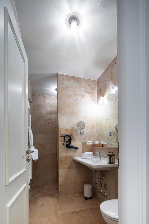 Hotel Orphee Andreasstadel Regensburg Bagian luar foto